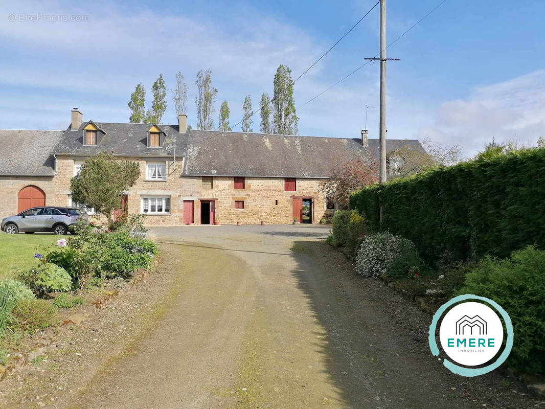 Maison à LE VAL-SAINT-PERE