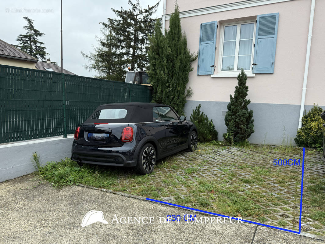 Parking à RUEIL-MALMAISON