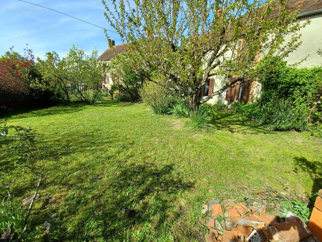 Maison à JUSSY-LE-CHAUDRIER