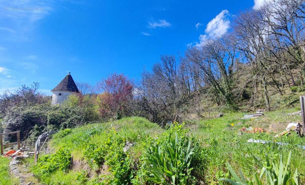 Maison à MONTAIGU-DE-QUERCY