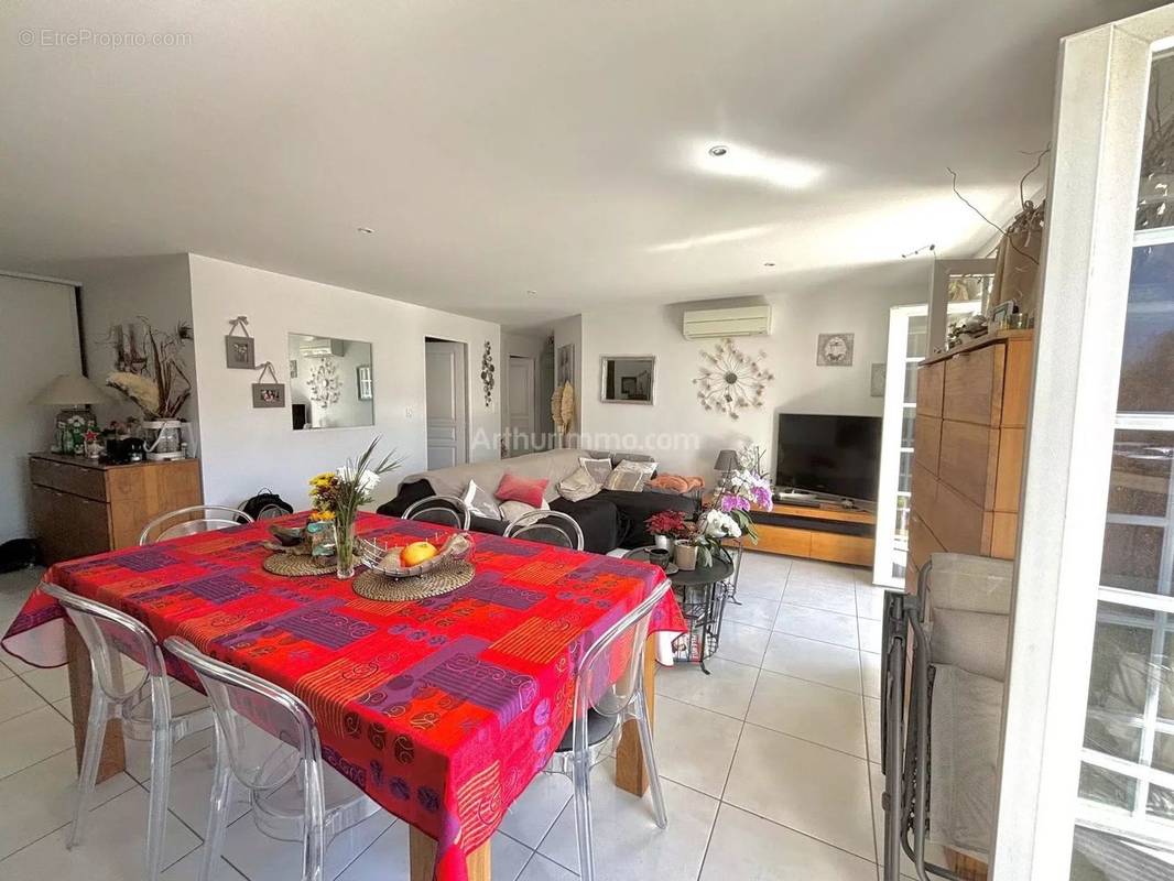 Appartement à GRIMAUD