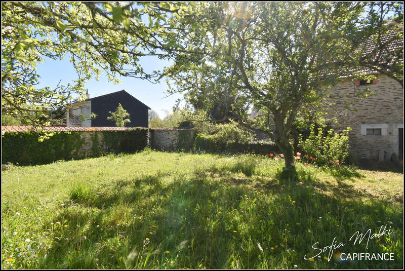 Maison à BOUSSAC