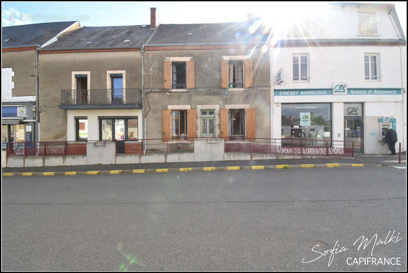 Maison à BOUSSAC