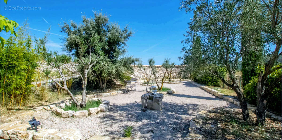 Maison à VAISON-LA-ROMAINE