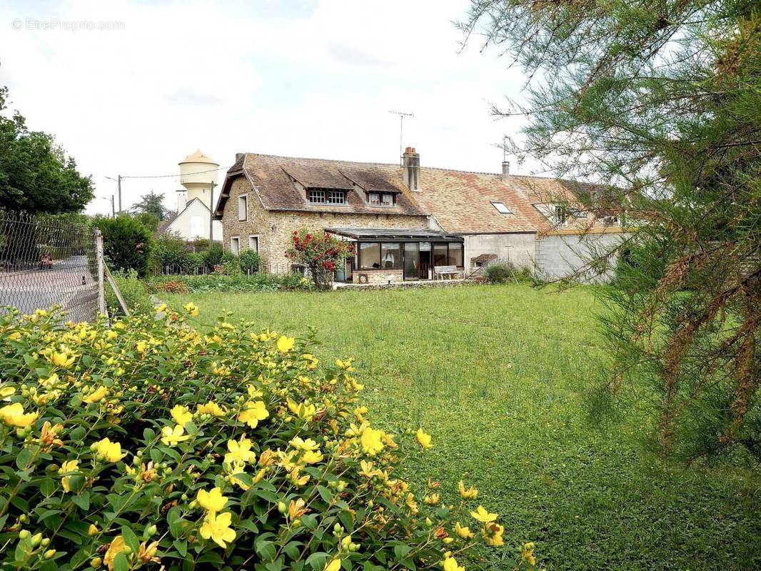 Maison à LE CHATELET-EN-BRIE