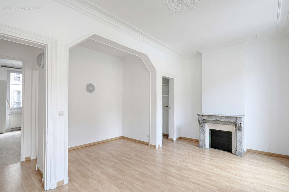 Appartement a louer paris-3e-arrondissement - 3 pièce(s) - 73 m2 - Surfyn