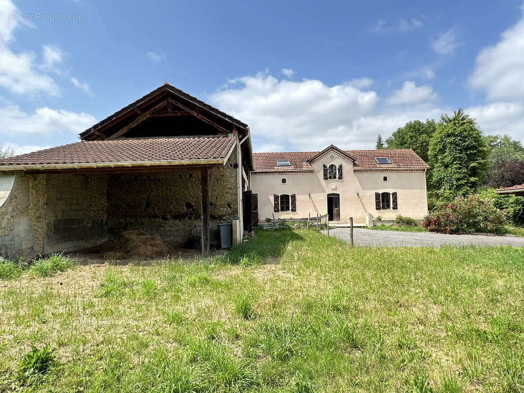 Maison à SAUVETERRE