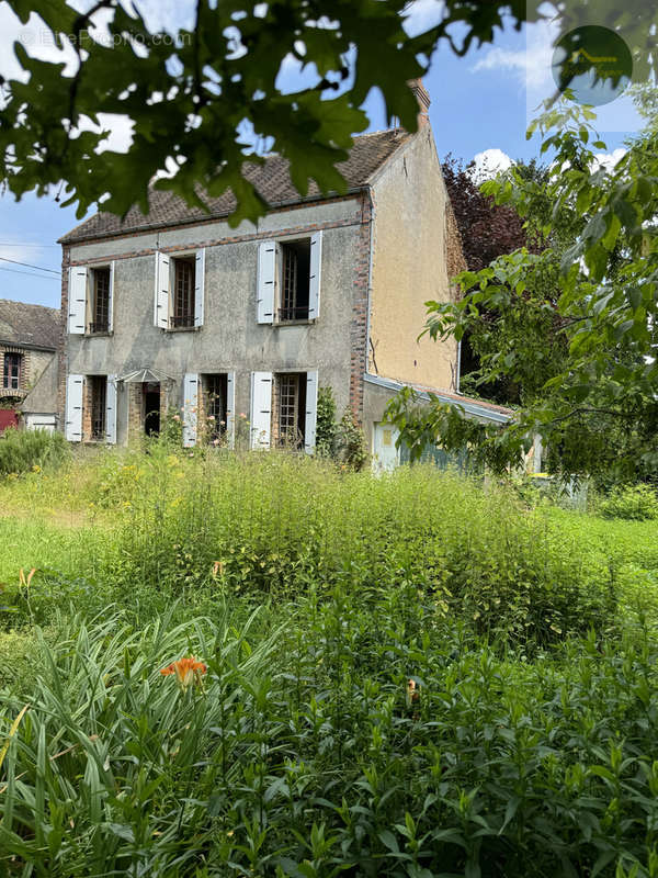 Maison à VOULX