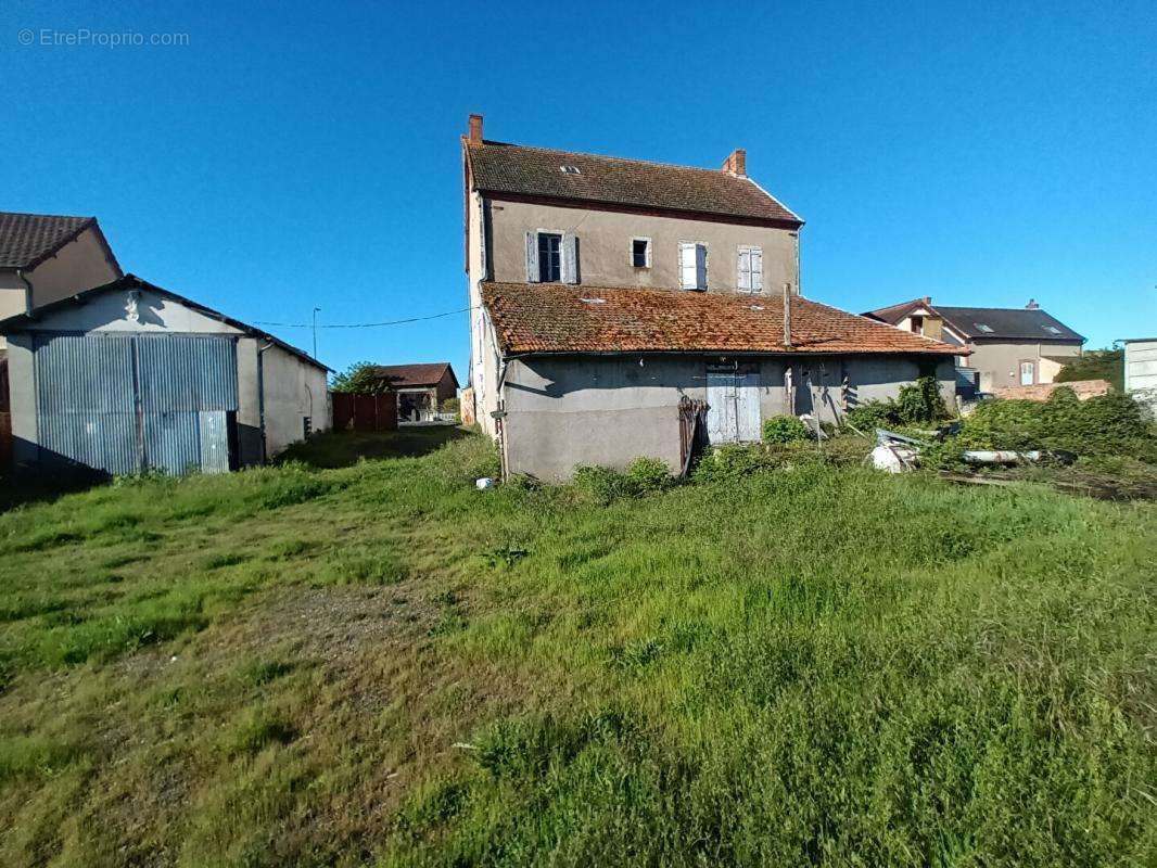 Maison à VARENNES-SUR-ALLIER