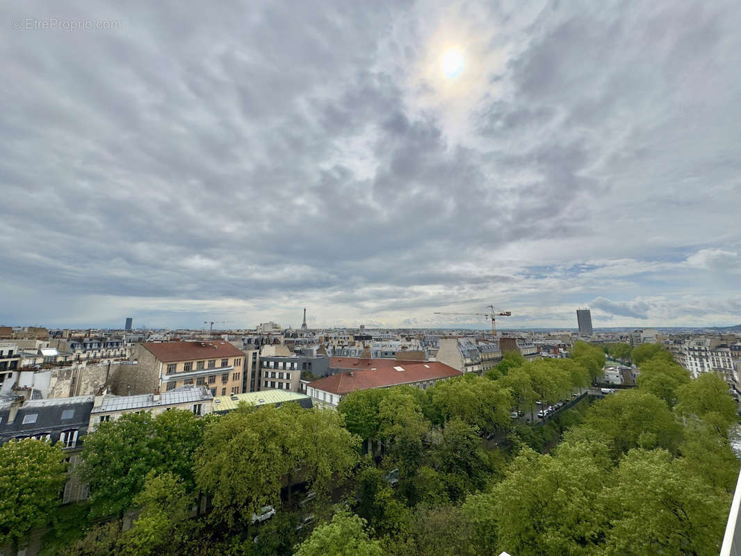 Appartement à PARIS-17E