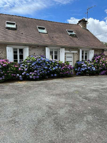 Maison à SAINT-YRIEIX-LA-PERCHE