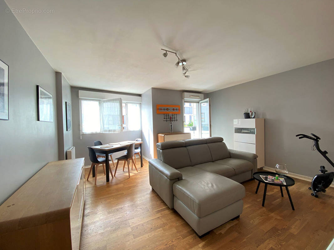 Appartement à SAINT-DENIS