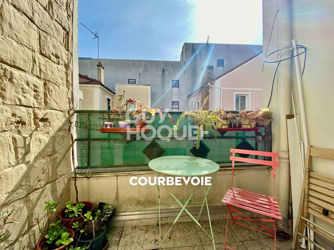 Appartement à COURBEVOIE