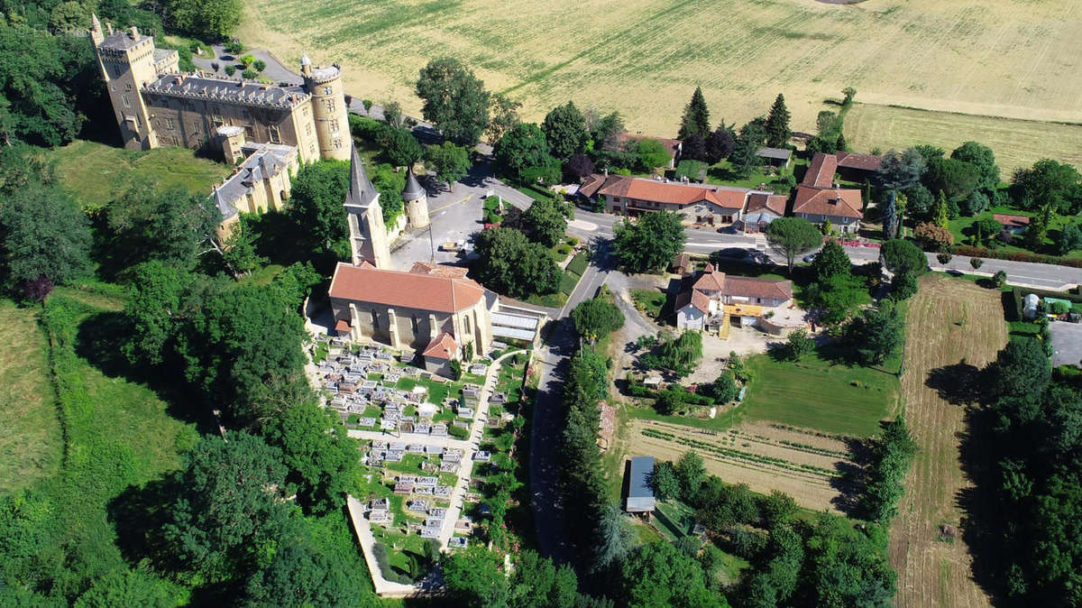 vue totale - Commerce à BOULOGNE-SUR-GESSE