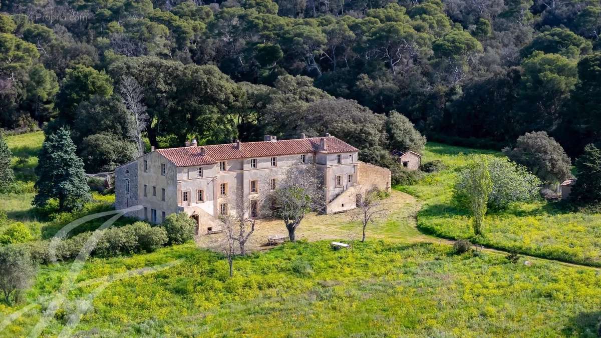 Maison à HYERES