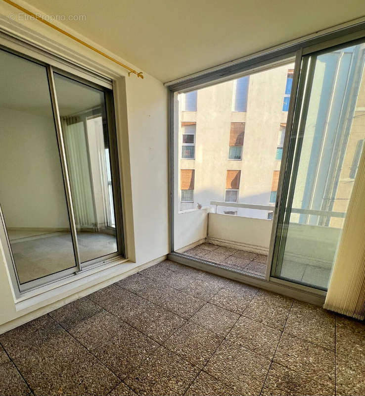 Appartement à MARSEILLE-2E