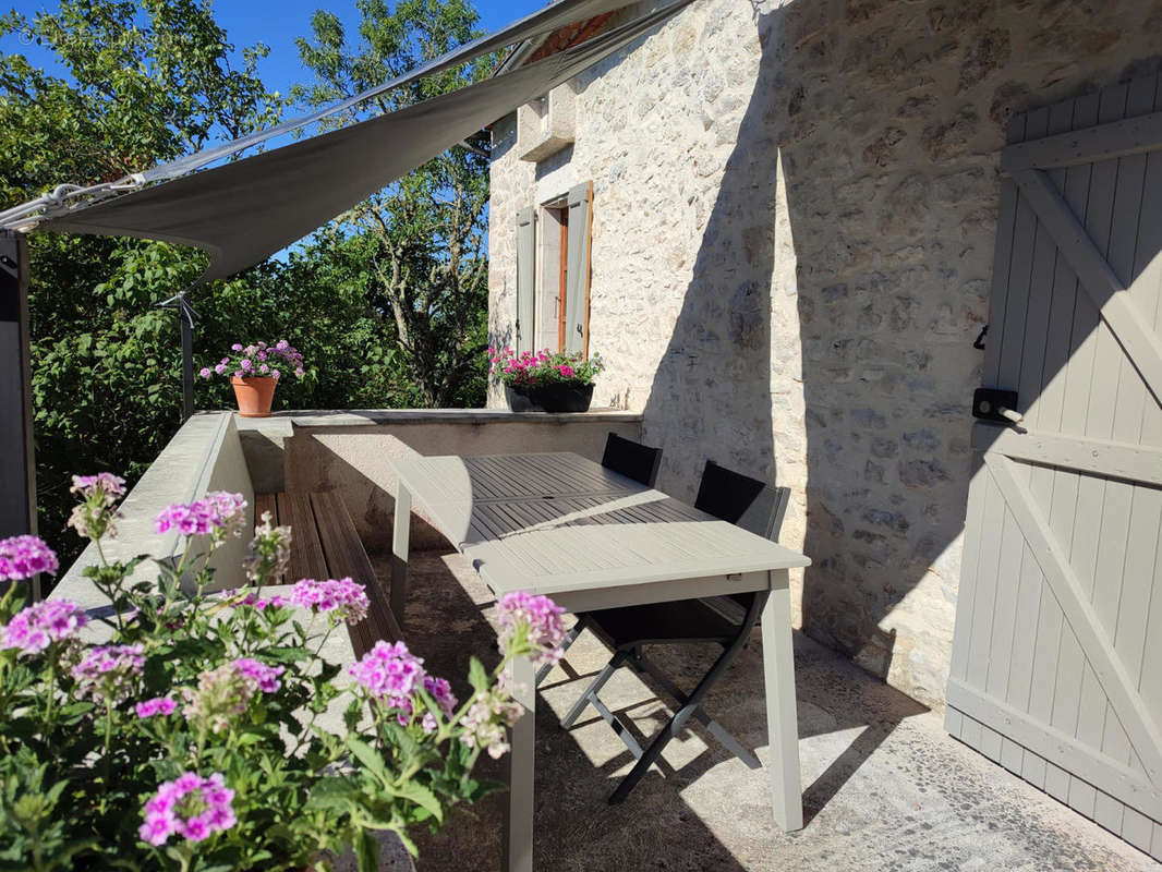 terrasse gite - Maison à SAINT-CIRQ-LAPOPIE