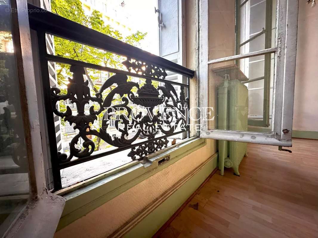 Appartement à MARSEILLE-1E