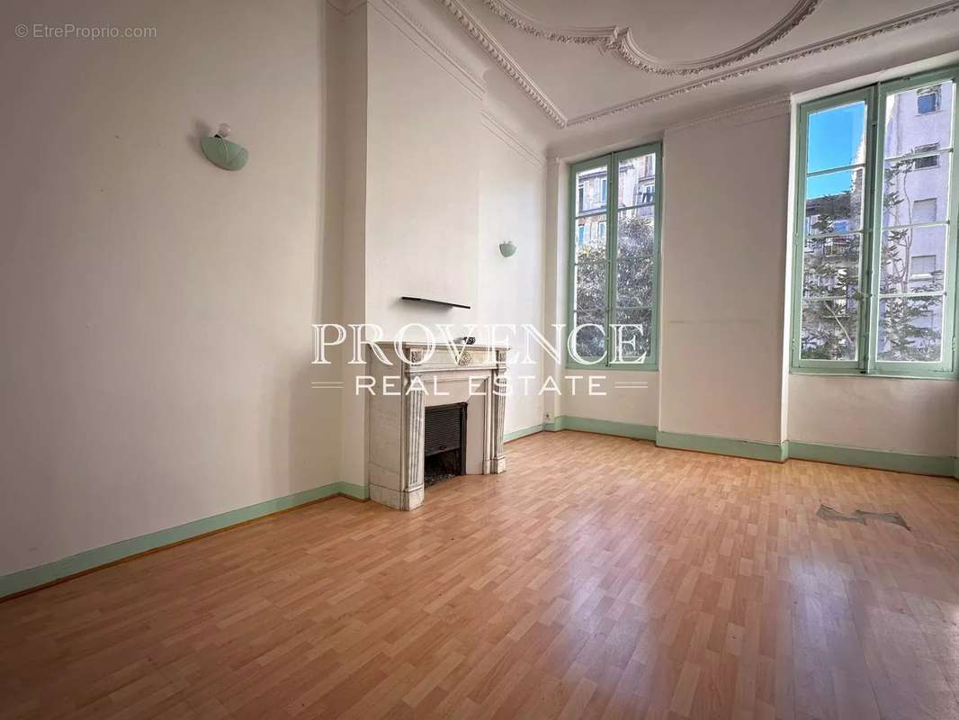 Appartement à MARSEILLE-1E