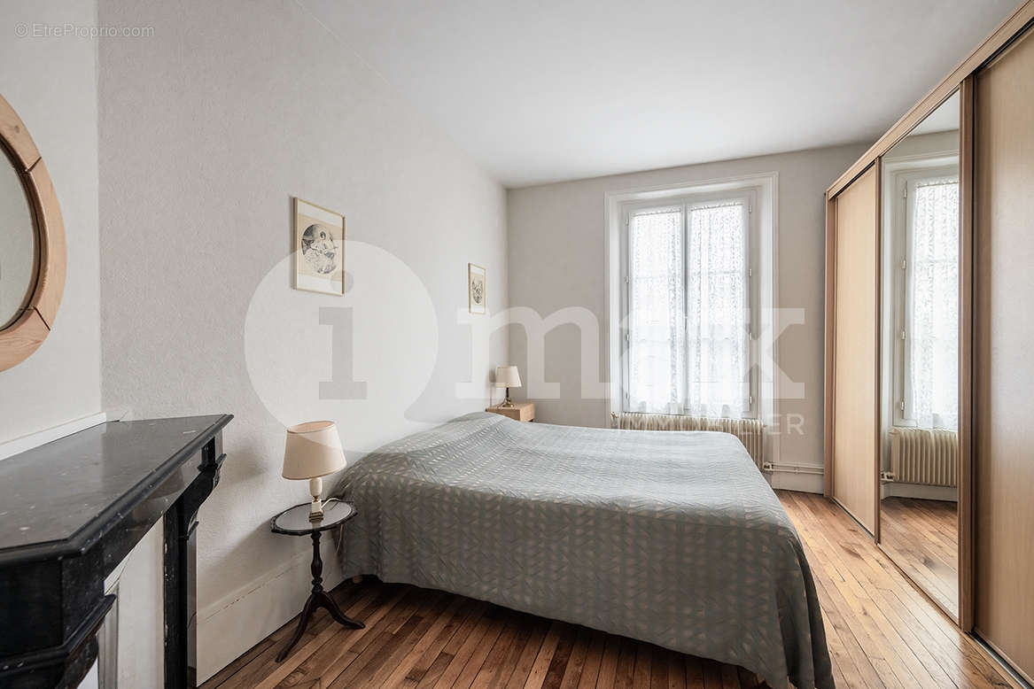 Appartement à COURBEVOIE