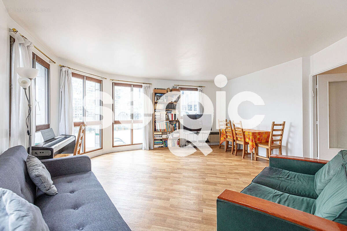 Appartement à PARIS-14E