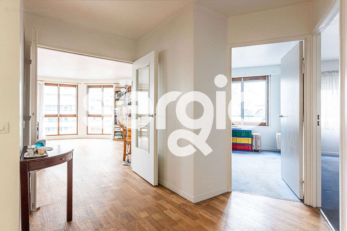 Appartement à PARIS-14E