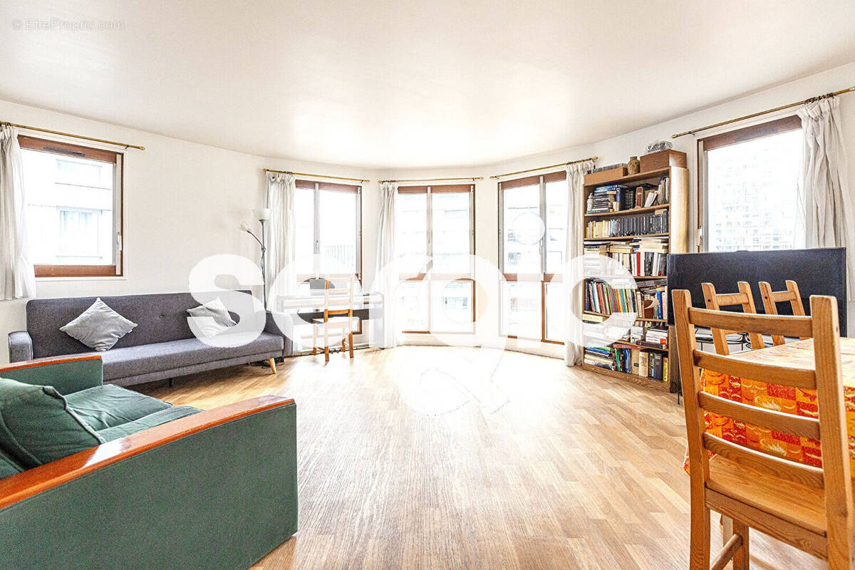 Appartement à PARIS-14E