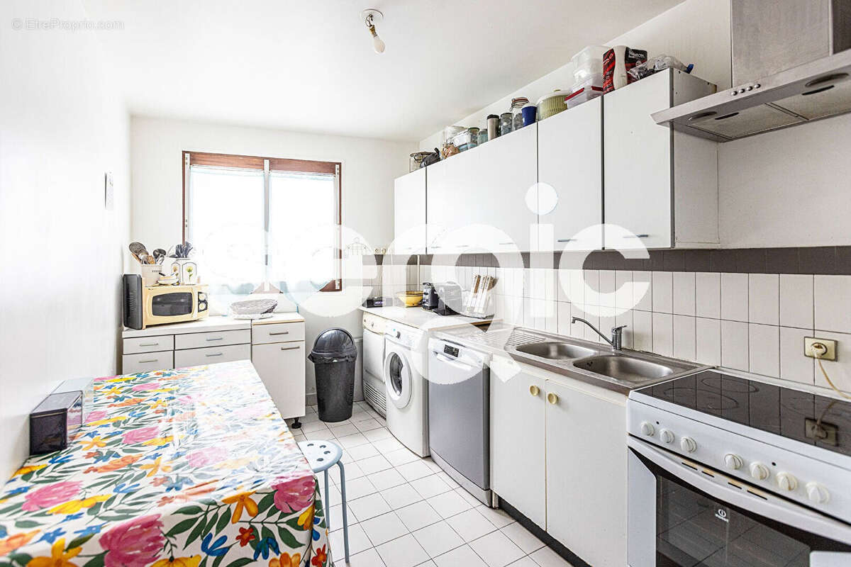 Appartement à PARIS-14E