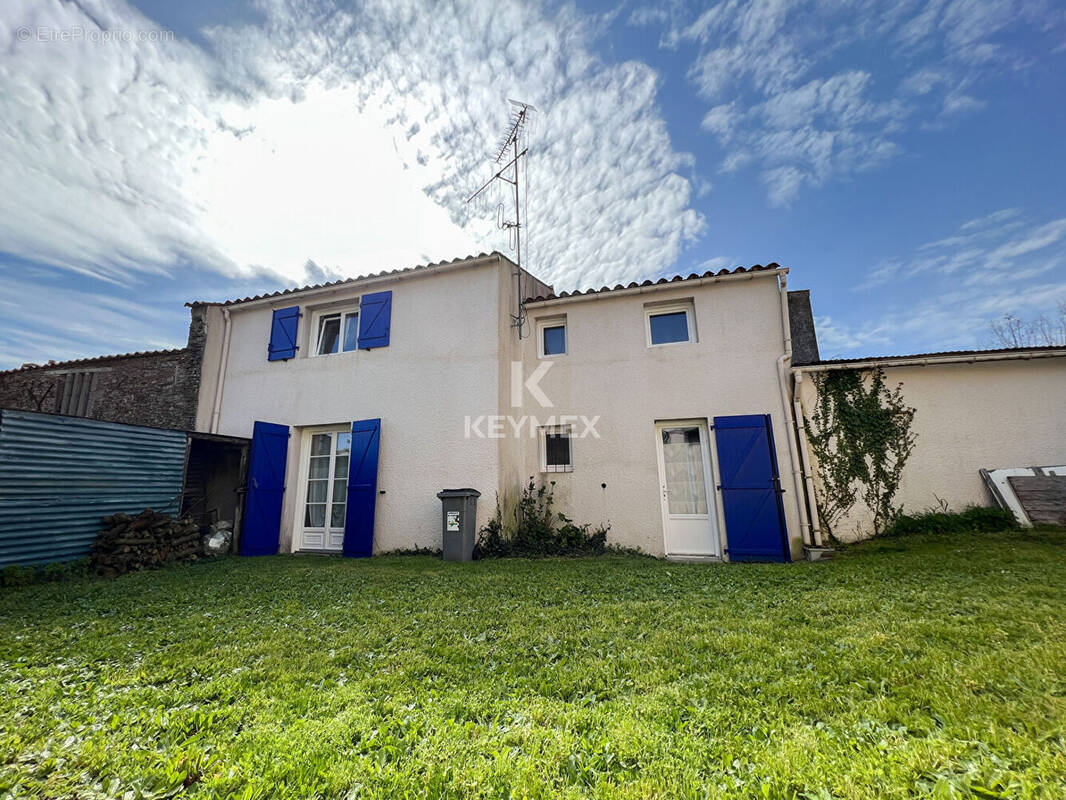 Maison à SAINT-FLORENT-DES-BOIS