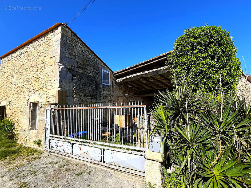 Maison à GREZILLAC