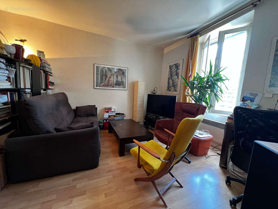 Appartement à PARIS-18E