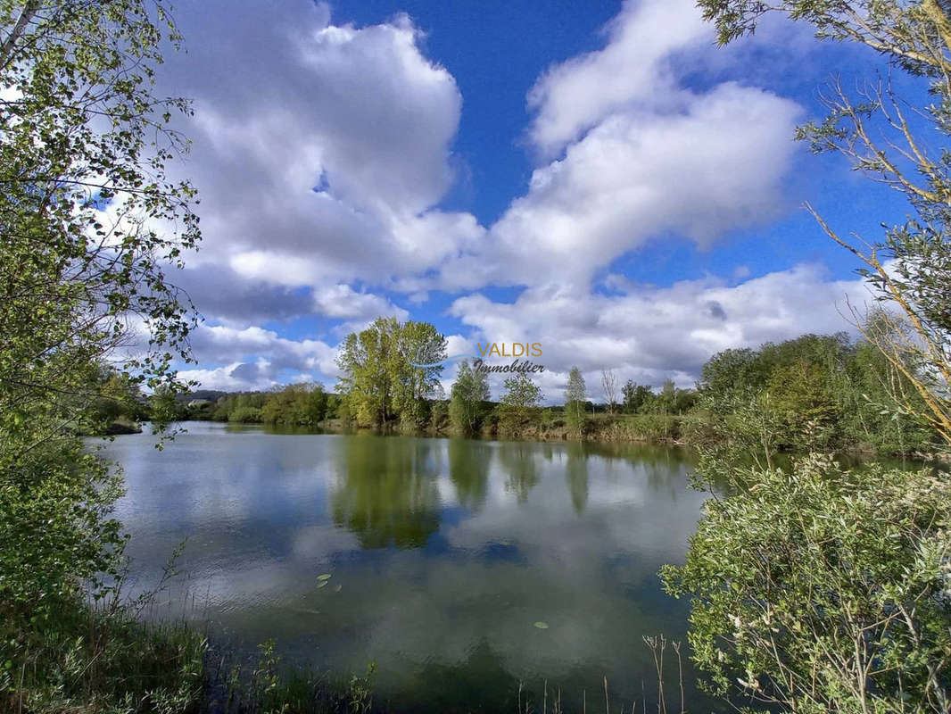 Terrain à BUCY-LE-LONG