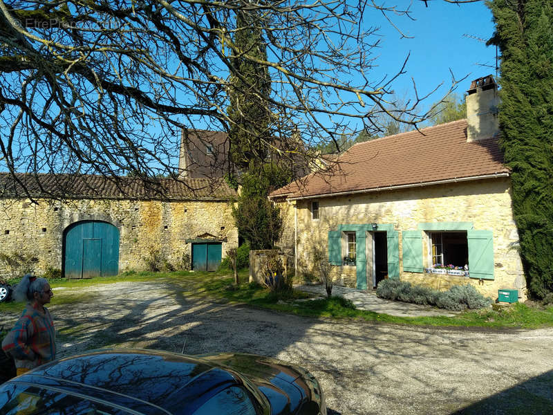 Maison à PRATS-DU-PERIGORD