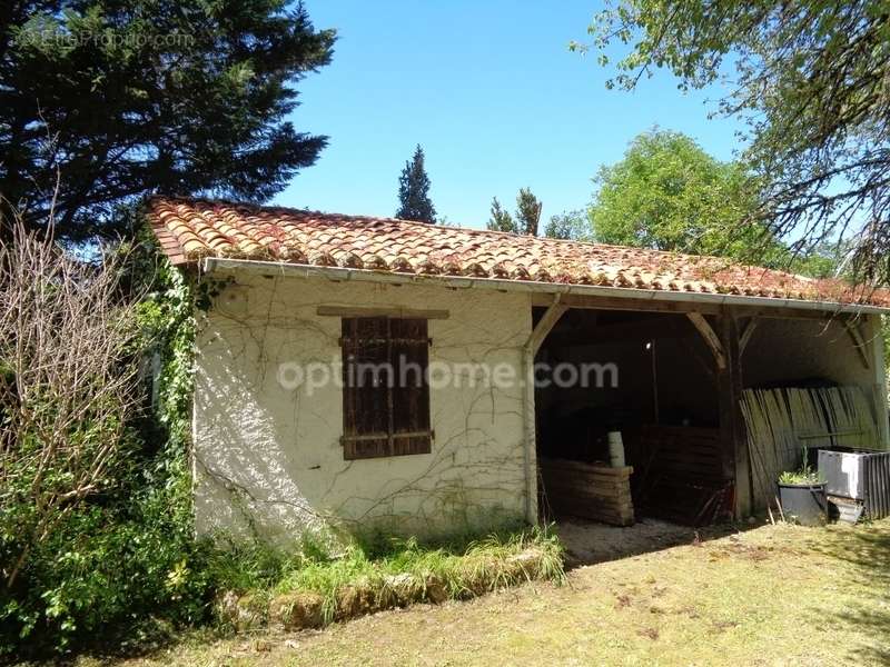 Maison à LA TOUR-BLANCHE