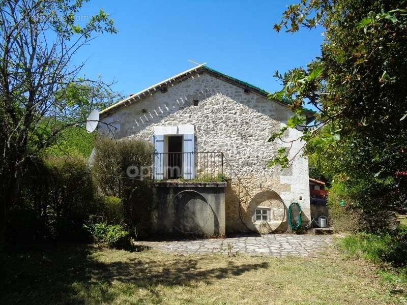 Maison à LA TOUR-BLANCHE