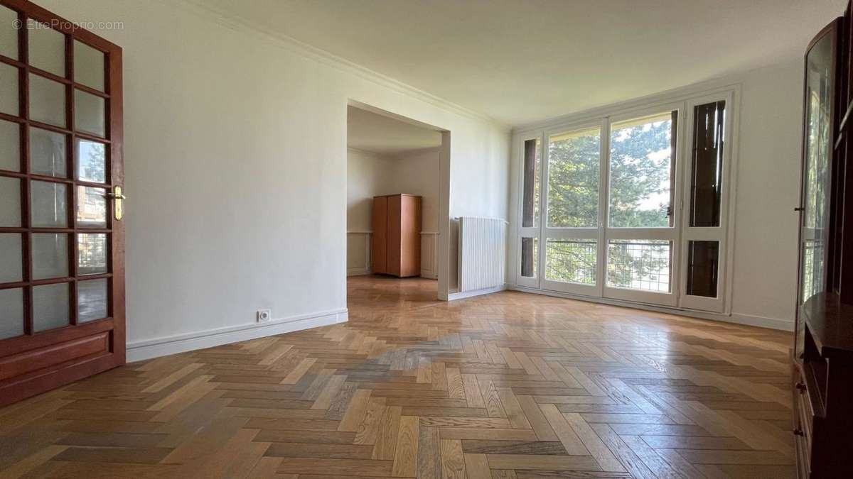 Appartement à NEUILLY-PLAISANCE