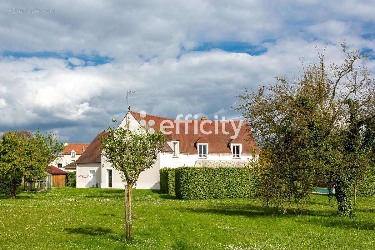 Maison à LE MESNIL-EN-THELLE