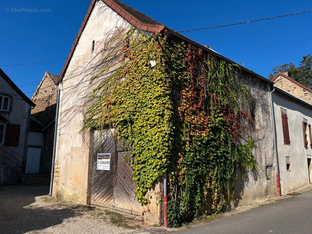 Maison à NOLAY