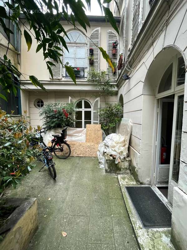 Appartement à PARIS-17E