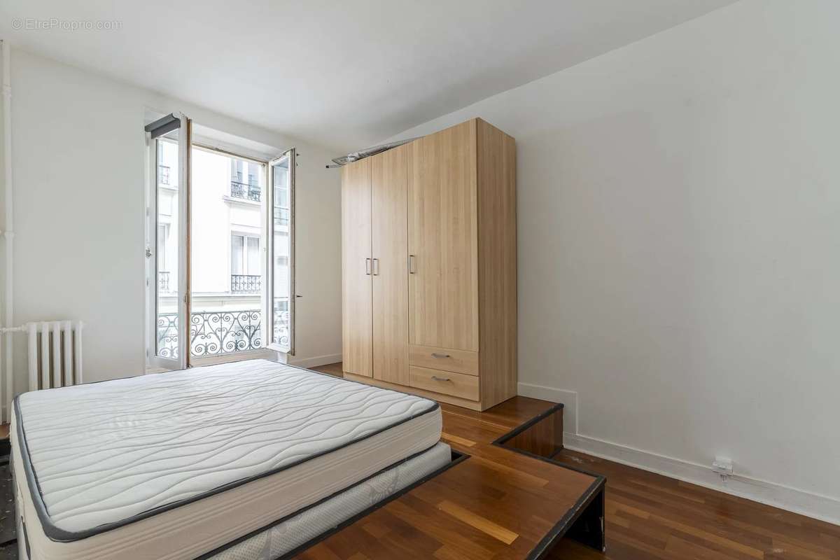 Appartement à PARIS-10E