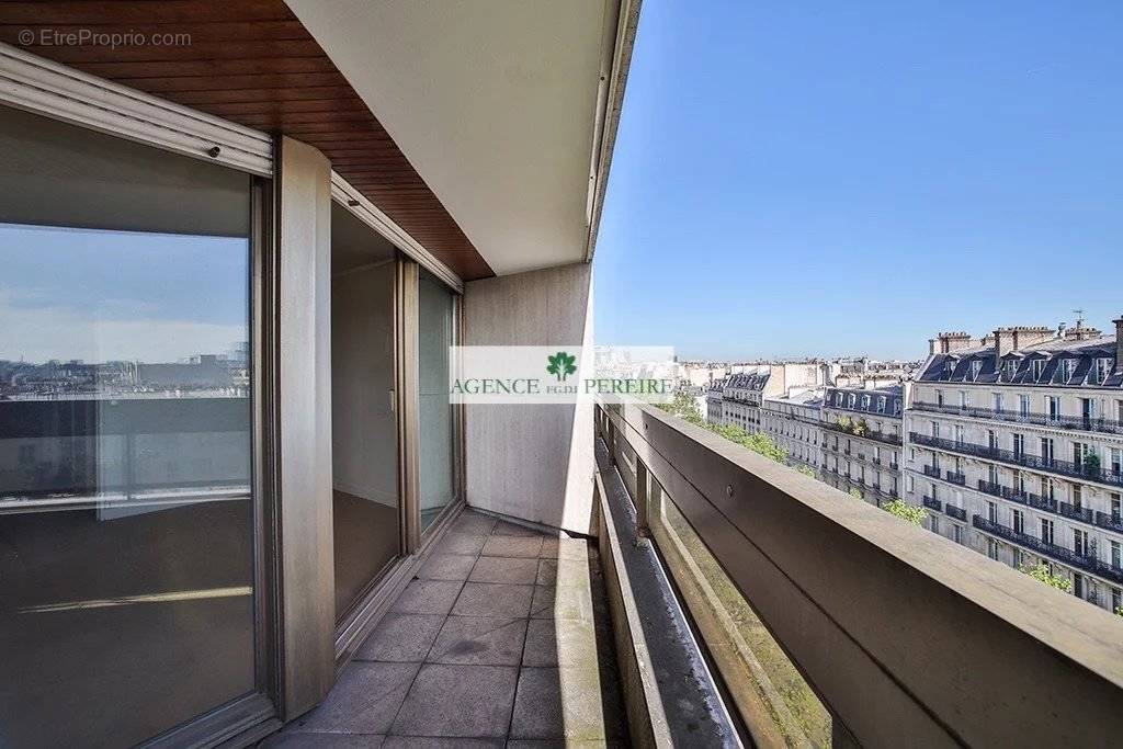 Appartement à PARIS-17E