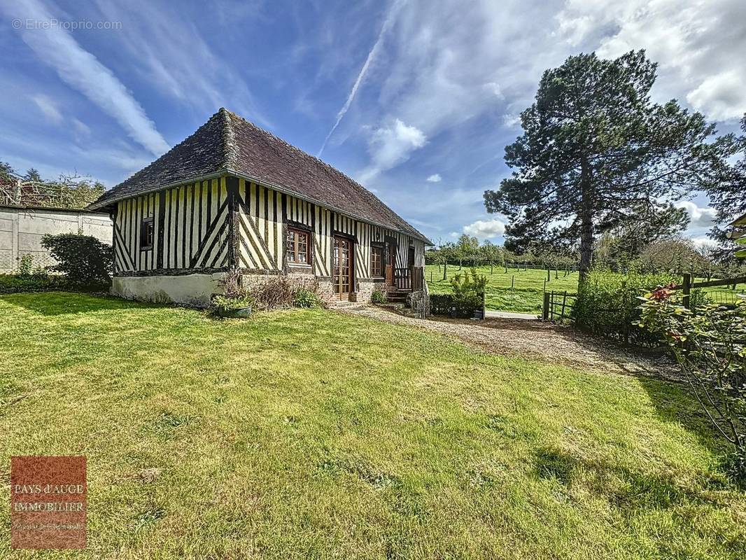 Maison à SAINT-GEORGES-EN-AUGE