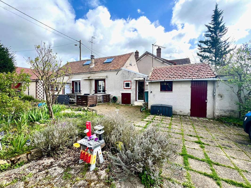 Maison à BARBEY