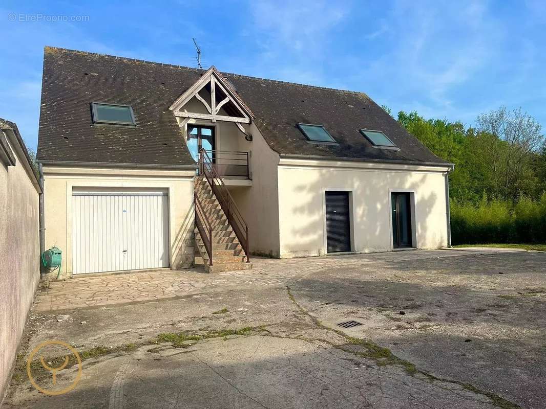 Maison à LE CHATELET-EN-BRIE