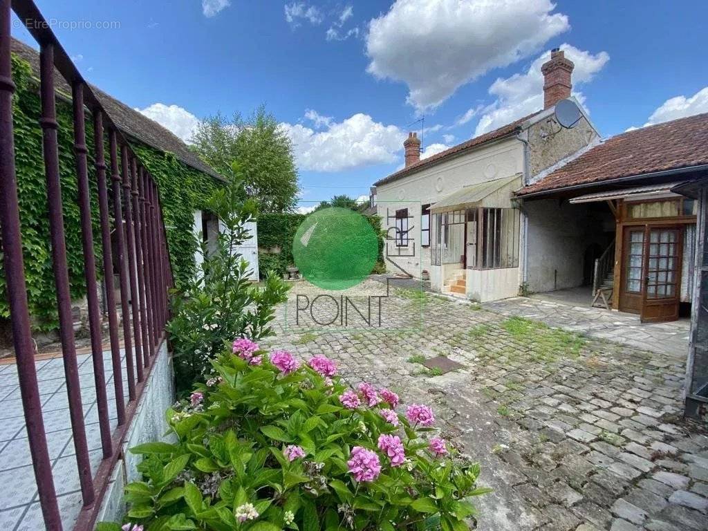 Maison à VERT-LE-GRAND