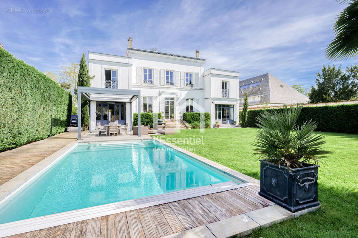 Maison à MAISONS-LAFFITTE