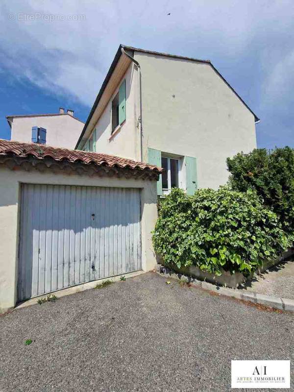 Maison à SAINT-PAUL-TROIS-CHATEAUX