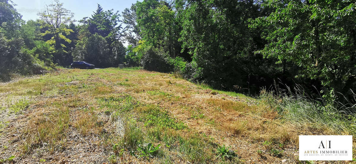 Terrain à LORIOL-SUR-DROME