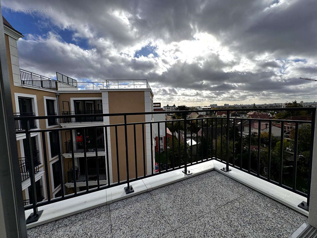 Appartement à LE BLANC-MESNIL