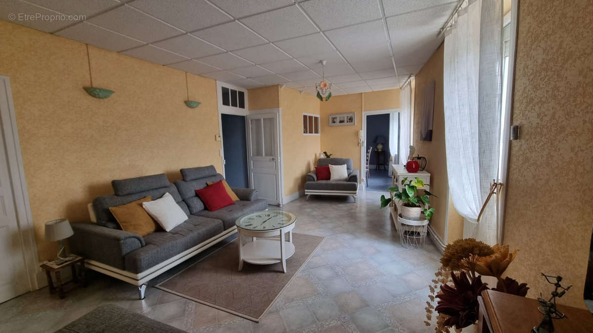 Appartement à PARAY-LE-MONIAL